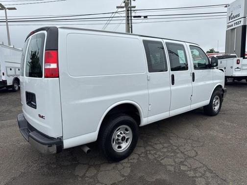 2023 GMC Savana 2500 Work Van