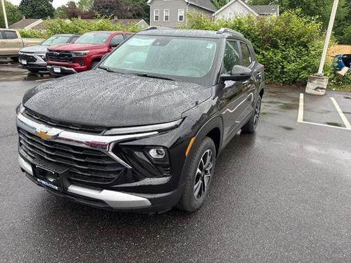 Mosaic Black Metallic 2026 Chevrolet Trailblazer LT