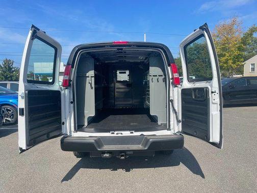 Summit White 2025 Chevrolet Express 3500 RWD 3500 Regular Wheelbase WT