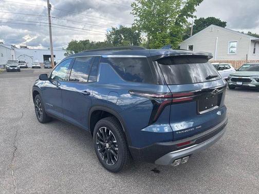 Lakeshore Blue Metallic 2026 Chevrolet Traverse LT