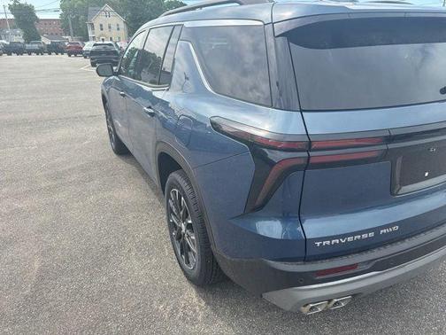 Lakeshore Blue Metallic 2026 Chevrolet Traverse LT