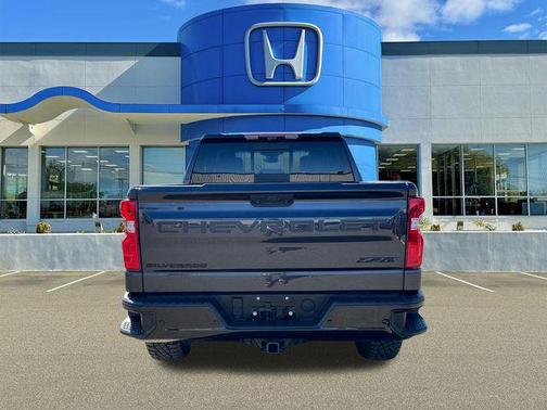 Dark Ash Metallic 2024 Chevrolet Silverado 1500 ZR2