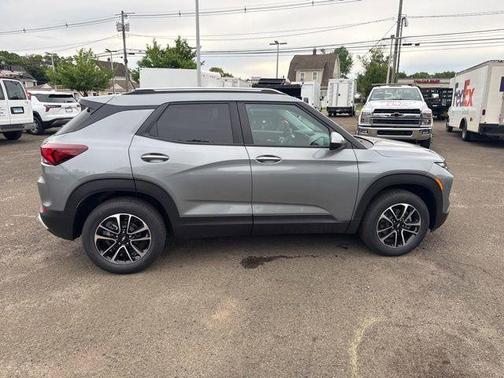 Sterling Gray Metallic 2026 Chevrolet Trailblazer LT