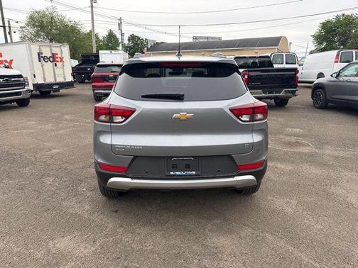 Sterling Gray Metallic 2026 Chevrolet Trailblazer LT