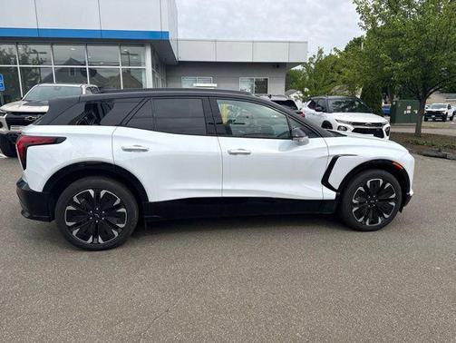 Polar White Tricoat 2026 Chevrolet Blazer EV AWD RS