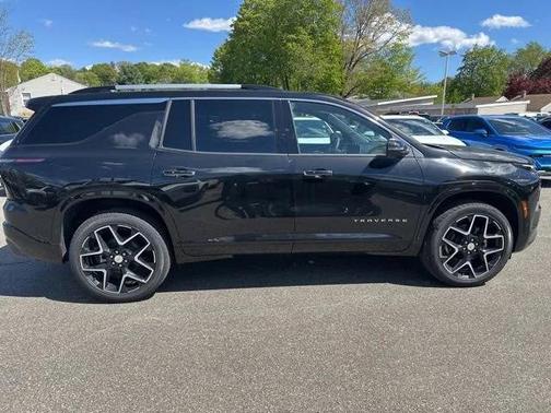 Mosaic Black Metallic 2026 Chevrolet Traverse High Country