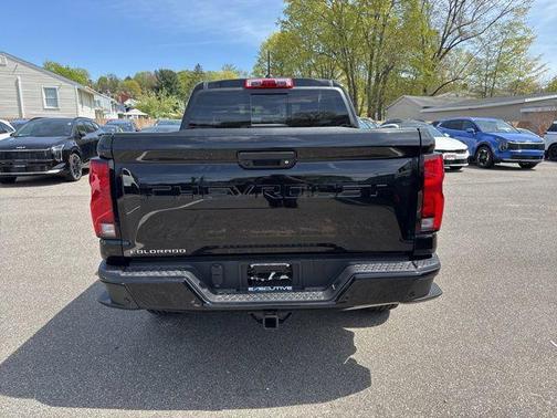 Black 2026 Chevrolet Colorado Z71