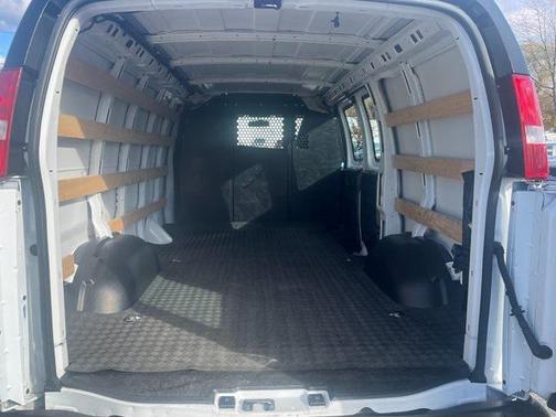 2024 GMC Savana 2500 Work Van