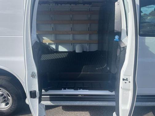 2024 Chevrolet Express 2500 RWD 2500 Regular Wheelbase WT