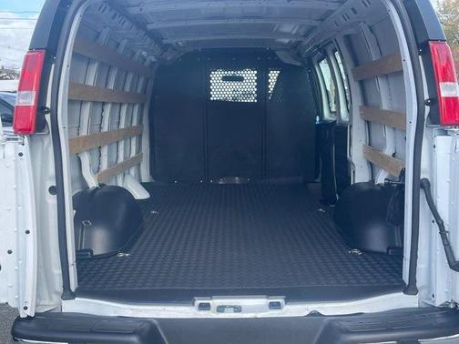 2024 Chevrolet Express 2500 RWD 2500 Regular Wheelbase WT