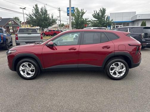 2025 Chevrolet Trax LS