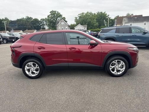 2025 Chevrolet Trax LS