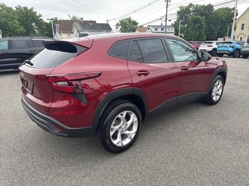 2025 Chevrolet Trax LS