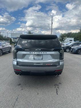2025 Chevrolet Suburban RST