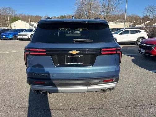Lakeshore Blue Metallic 2026 Chevrolet Traverse LT