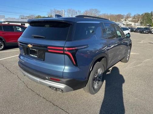Lakeshore Blue Metallic 2026 Chevrolet Traverse LT