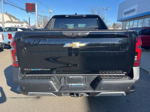 2025 Chevrolet Silverado EV LT