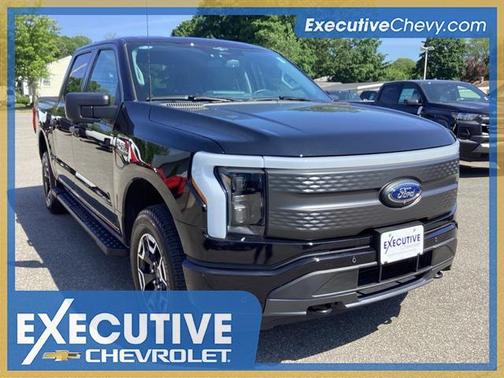 2023 Ford F-150 Lightning XLT