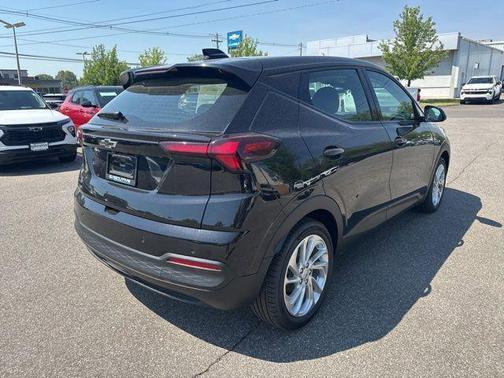 Mosaic Black Metallic 2027 Chevrolet Bolt LT