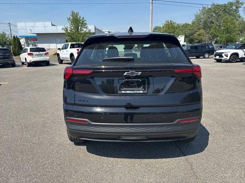 Mosaic Black Metallic 2027 Chevrolet Bolt LT