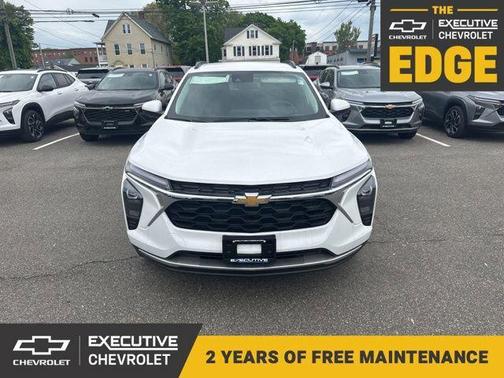 Summit White 2026 Chevrolet Trax LT
