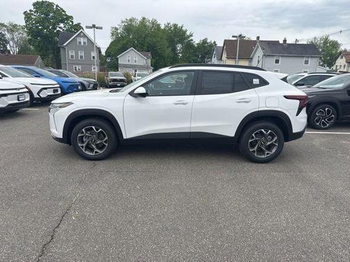 Summit White 2026 Chevrolet Trax LT