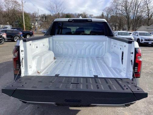2025 Chevrolet Silverado EV LT