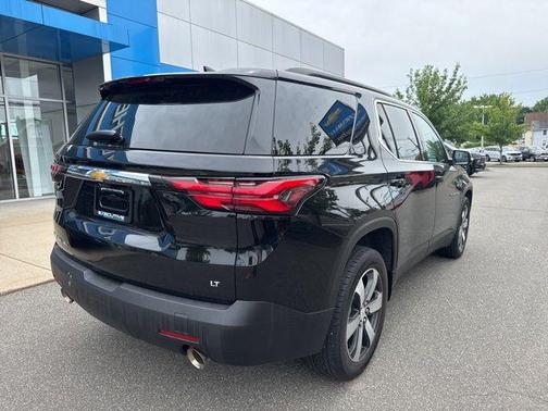 Mosaic Black Metallic 2023 Chevrolet Traverse LT Leather