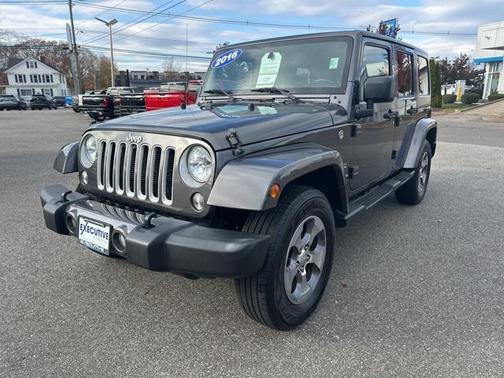 2016 Jeep Wrangler Unlimited Sahara