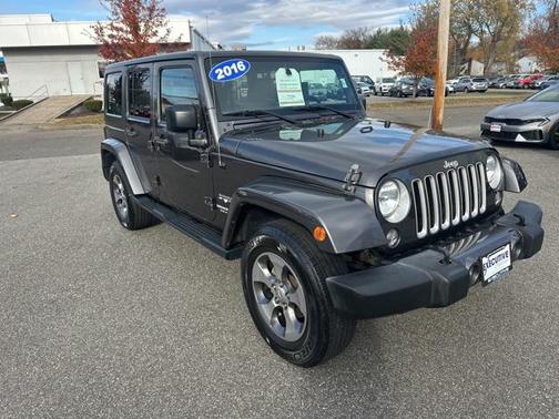 2016 Jeep Wrangler Unlimited Sahara