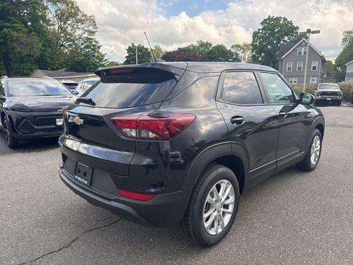 Mosaic Black Metallic 2026 Chevrolet Trailblazer LS
