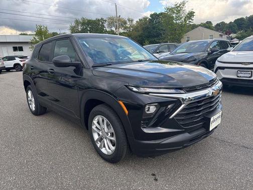 Mosaic Black Metallic 2026 Chevrolet Trailblazer LS