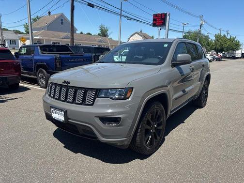 Sting-Gray Clearcoat 2021 Jeep Grand Cherokee Laredo