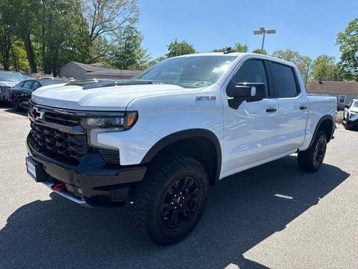Summit White 2025 Chevrolet Silverado 1500 ZR2