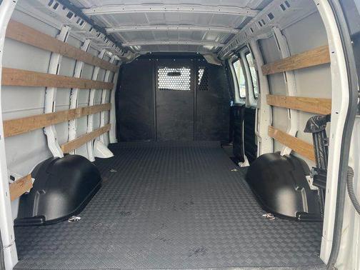 2024 Chevrolet Express 2500 RWD 2500 Regular Wheelbase WT