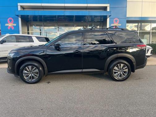 2022 Nissan Pathfinder SV 4WD