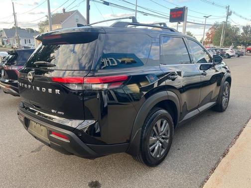 2022 Nissan Pathfinder SV 4WD