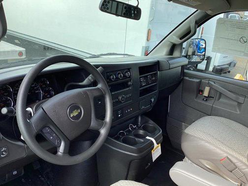 2025 Chevrolet Express 2500 RWD 2500 Regular Wheelbase WT