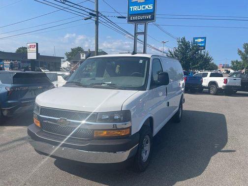 2025 Chevrolet Express 2500 RWD 2500 Regular Wheelbase WT