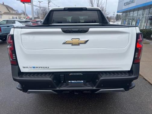 2025 Chevrolet Silverado EV LT