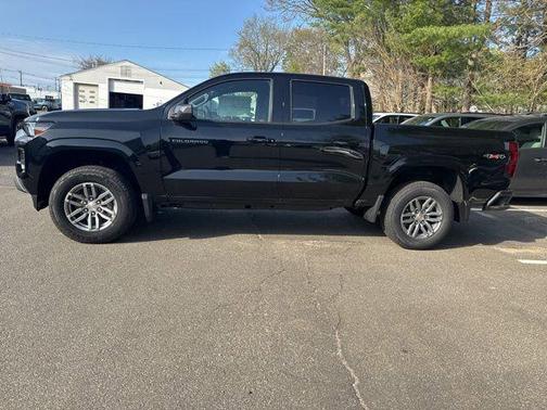 Black 2026 Chevrolet Colorado LT