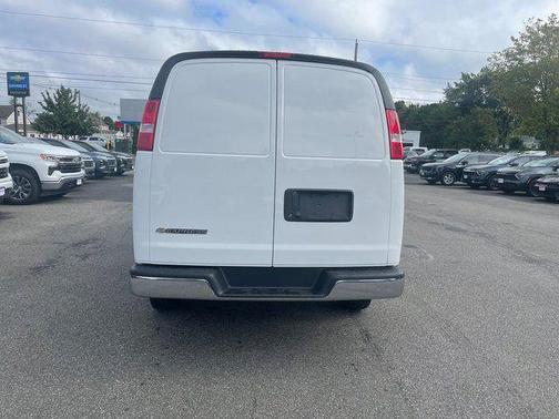 2025 Chevrolet Express 2500 RWD 2500 Regular Wheelbase WT