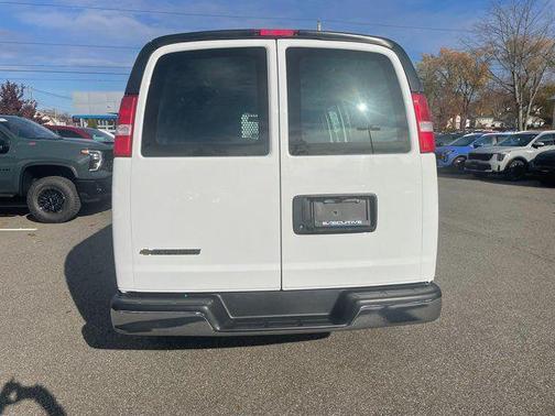2024 Chevrolet Express 2500 RWD 2500 Regular Wheelbase WT