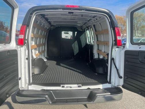 2024 Chevrolet Express 2500 RWD 2500 Regular Wheelbase WT