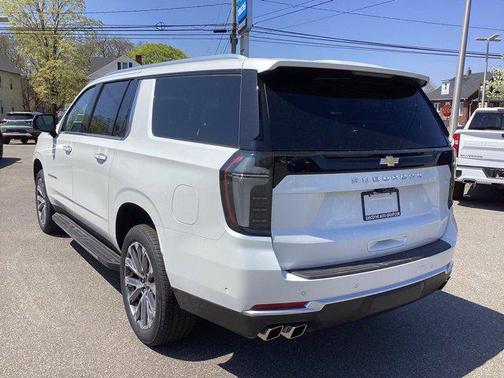 2025 Chevrolet Suburban 4WD High Country