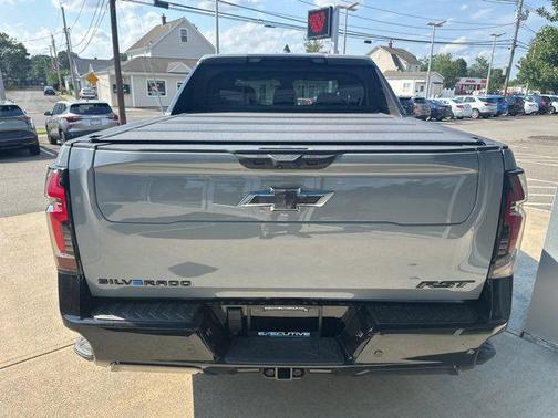 2025 Chevrolet Silverado EV RST