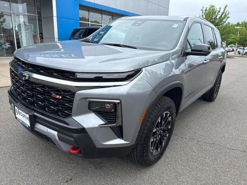 Sterling Gray Metallic 2025 Chevrolet Traverse AWD Z71