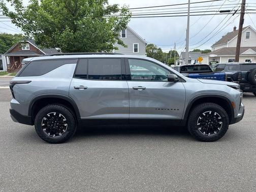 Sterling Gray Metallic 2025 Chevrolet Traverse AWD Z71