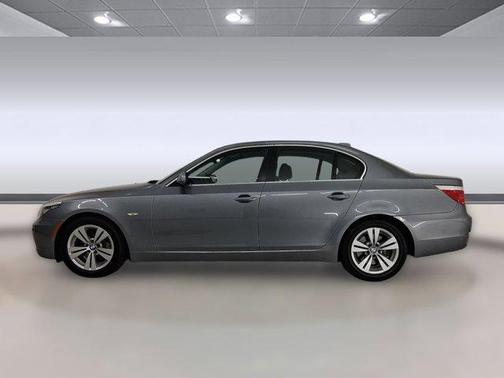 2010 BMW 528 528i