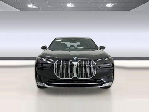 Black Sapphire Metallic 2026 BMW i7 eDrive50